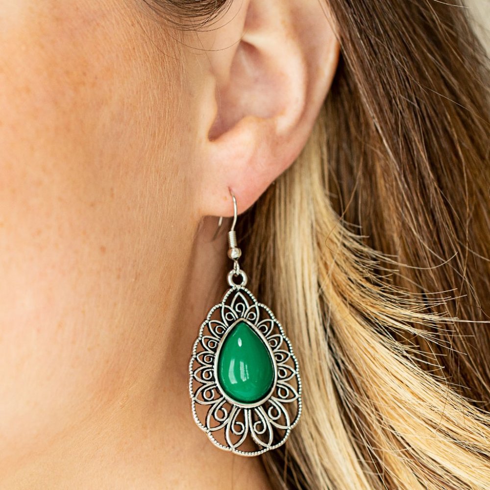 Paparazzi ♥ Dream STAYCATION - Green ♥ Earrings